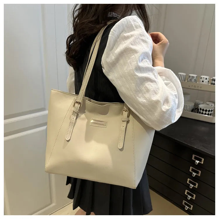 Simple Large Capacity Women's Retro Fashion Shoulder Bag