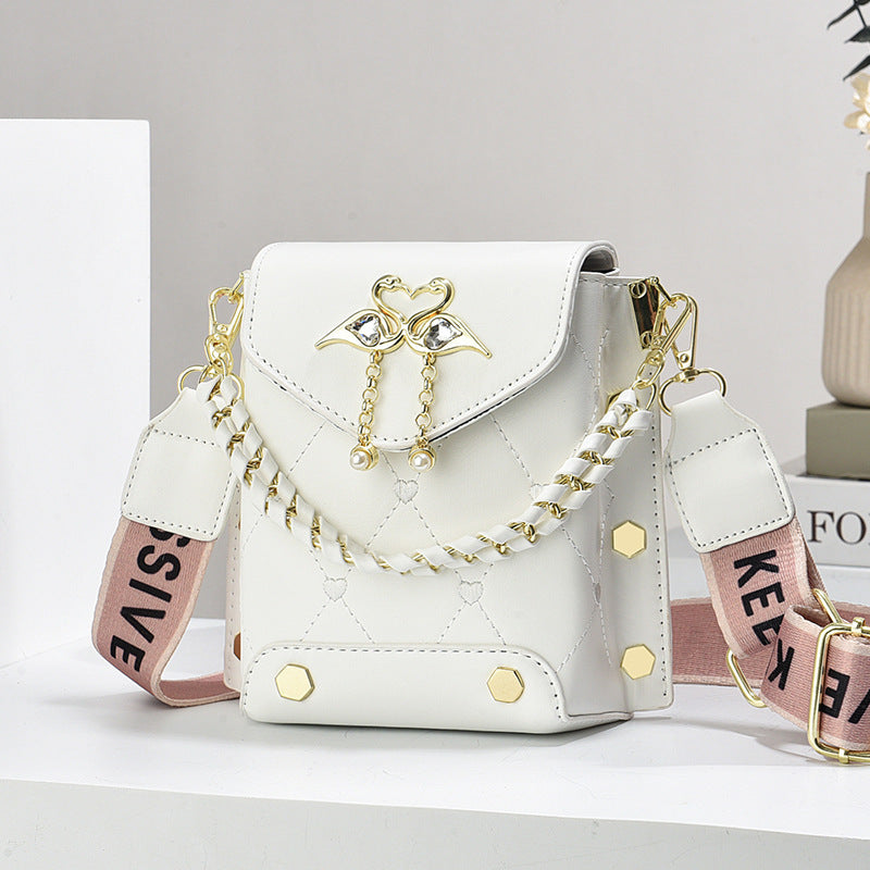 New Stylish Good Texture  All-matching Western Style Pearl Chain Small Shoulder Bag