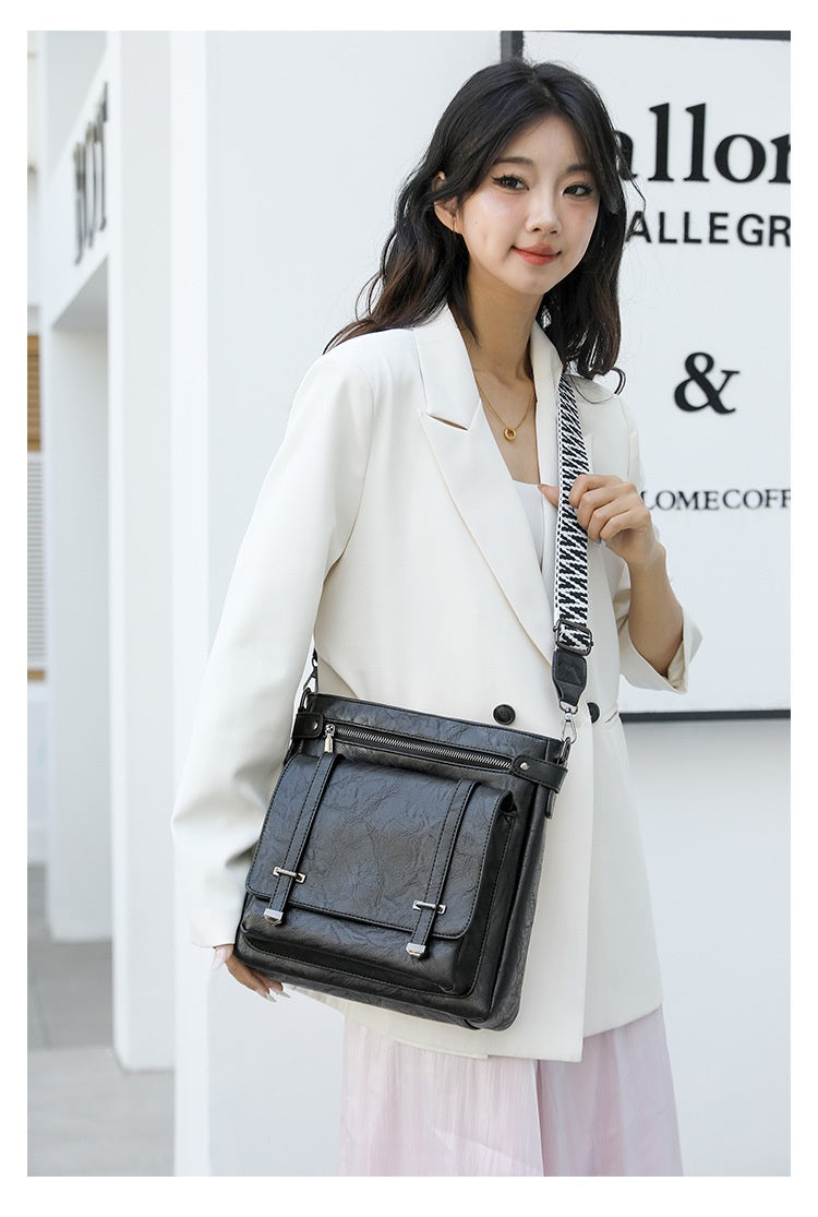 Women's Shoulder Personality Large Capacity Multi-pocket Bucket Bag
