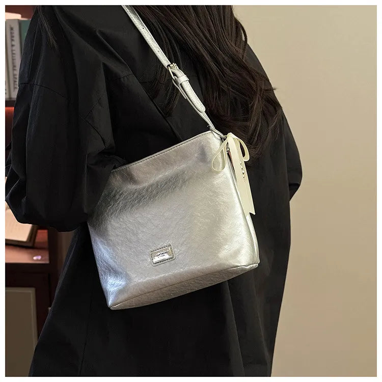 Women's Special-interest Design Casual Crossbody Bucket Bag