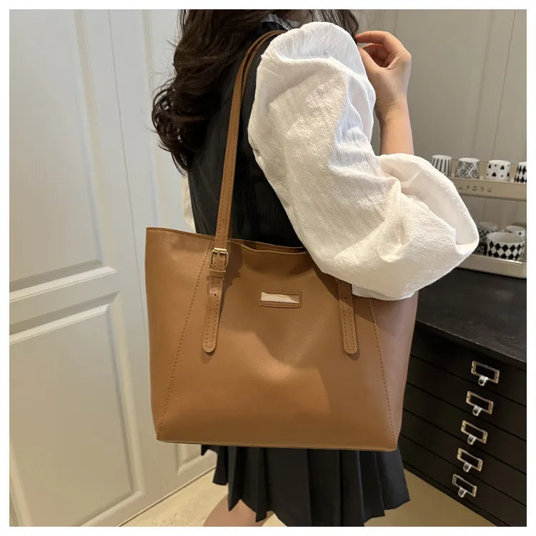 Simple Large Capacity Women's Retro Fashion Shoulder Bag