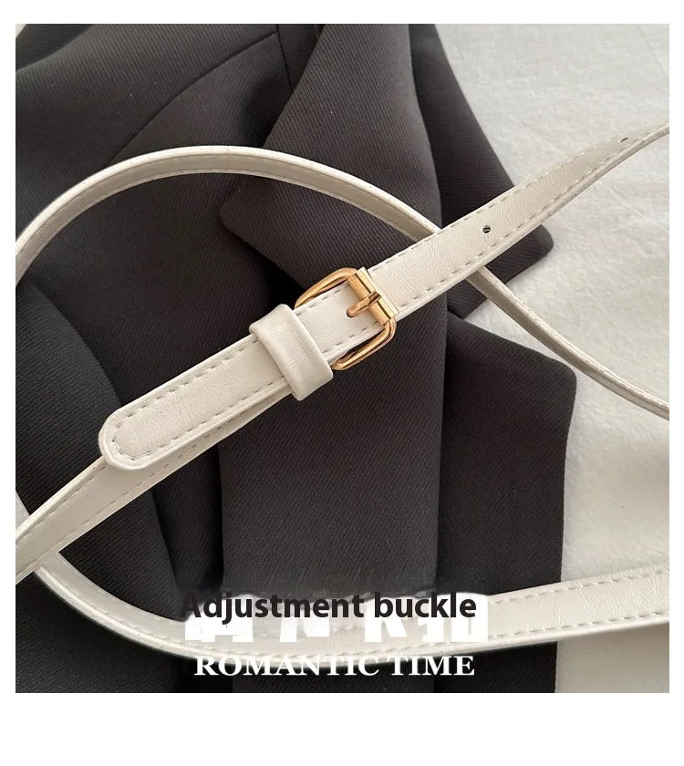 Hand Holding Bucket  Women's One Shoulder Crossbody Bag