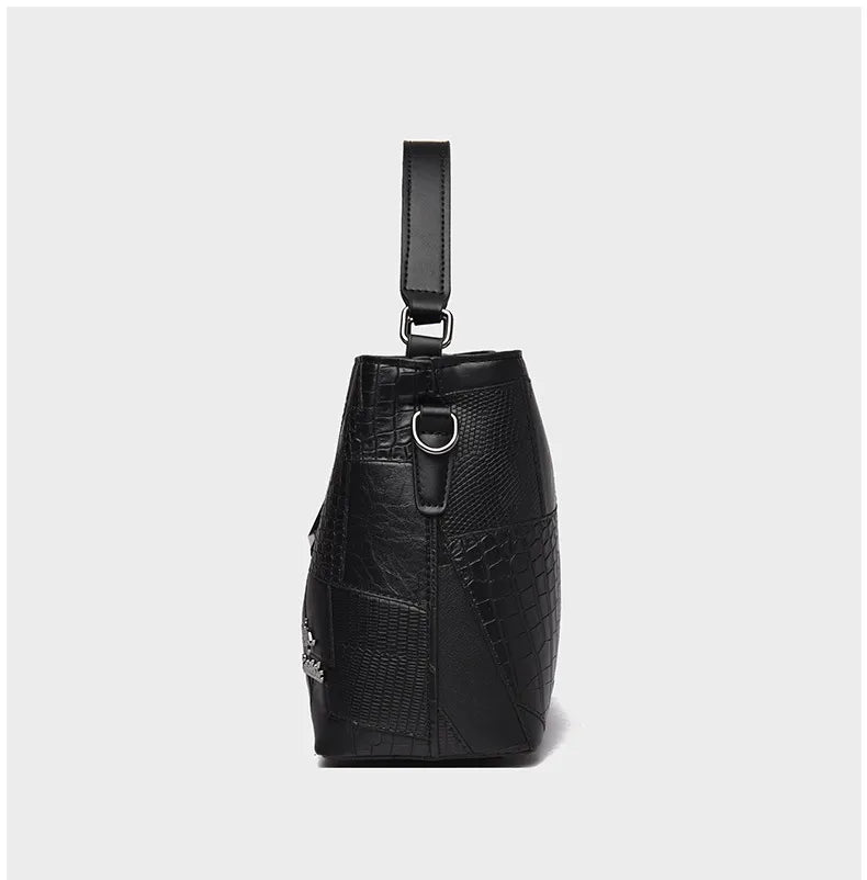 Timeless Elegance – Minimalist Women's Handbag