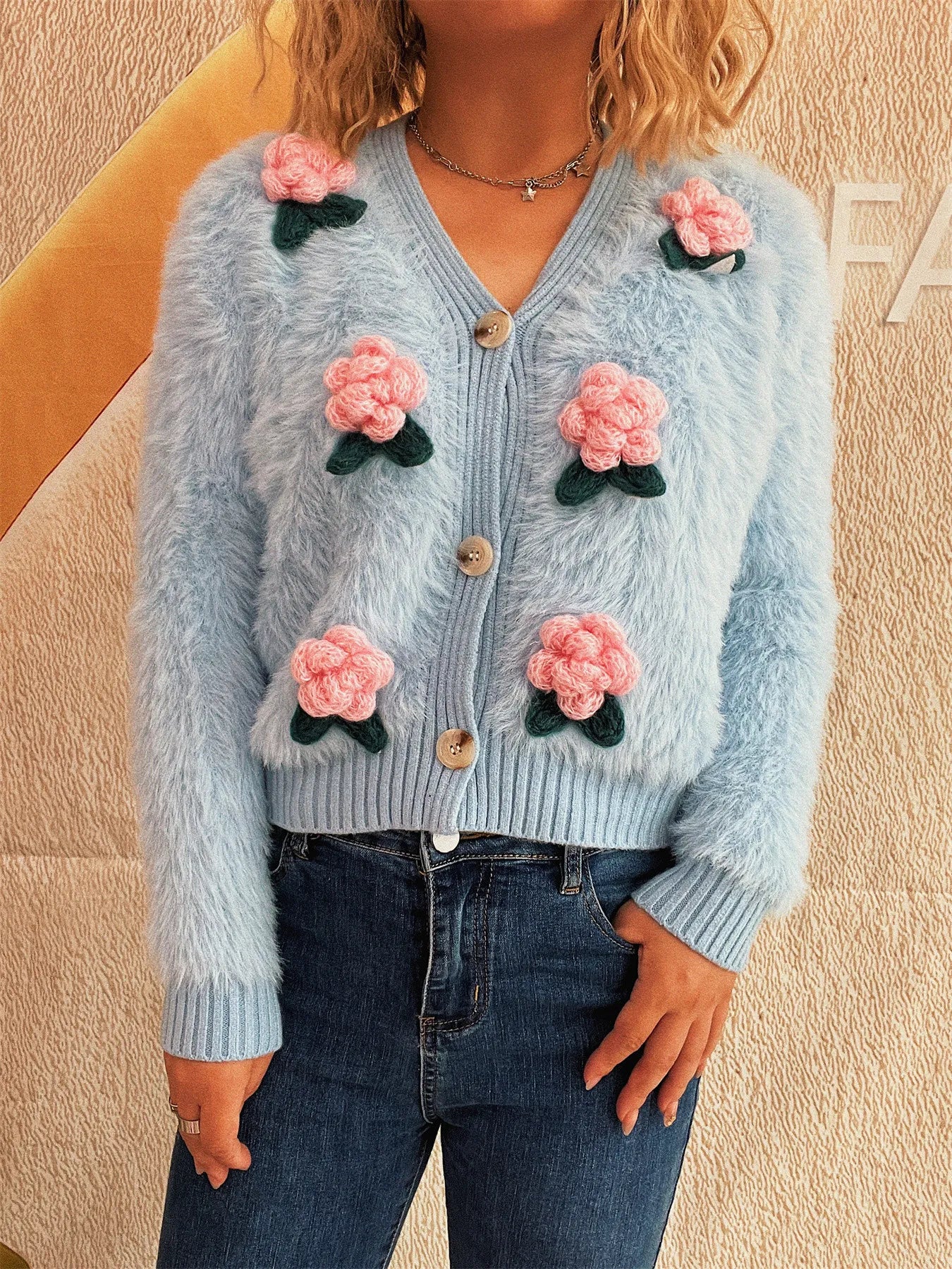 Stitching Three-dimensional Flower Fashion Short Knitted Sweater