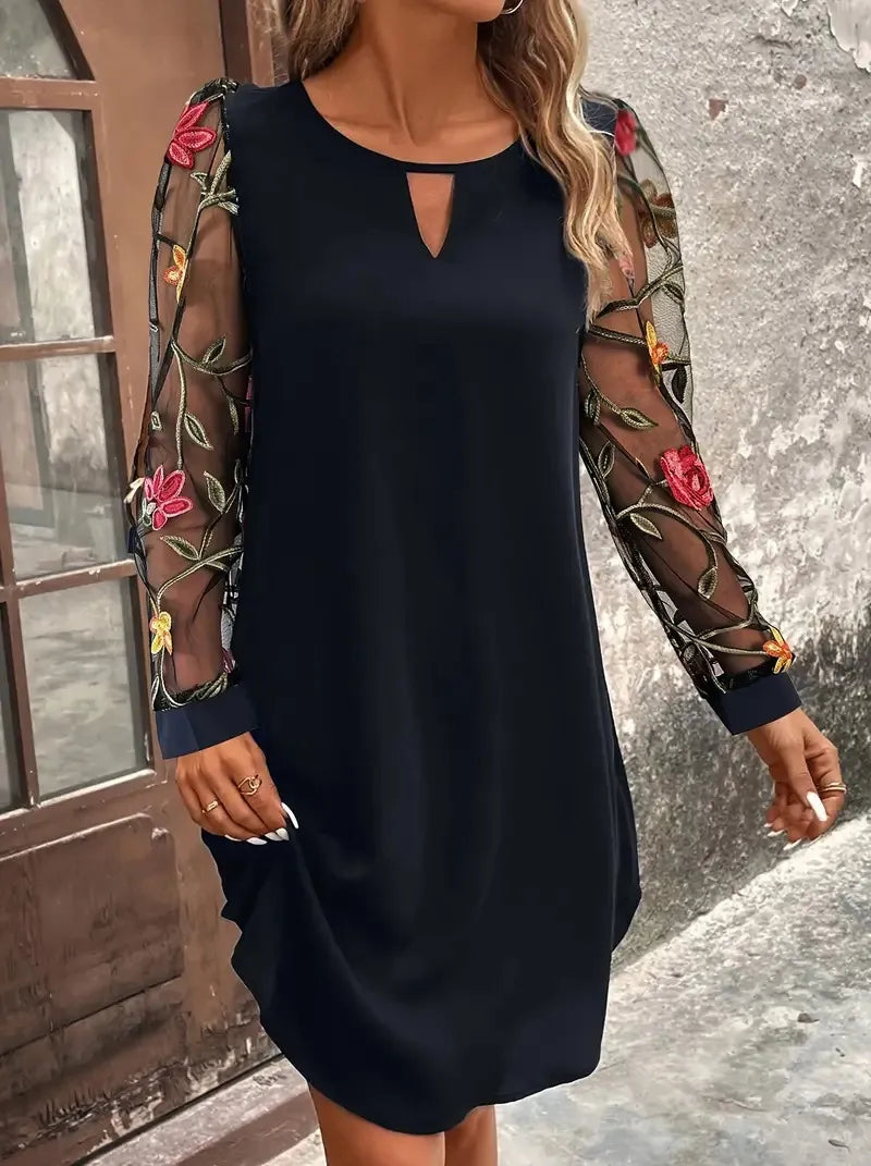 Women's Round Neck Lace Long Sleeve Dress