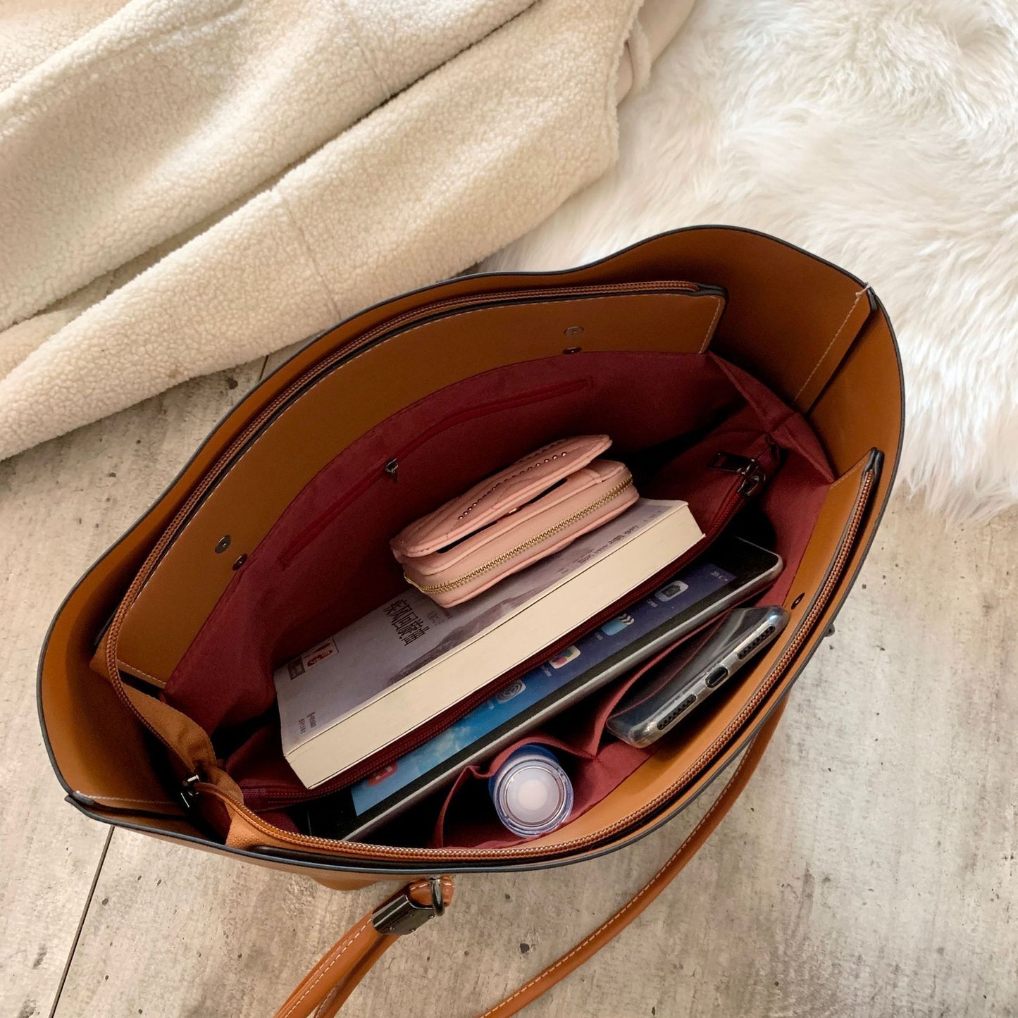 Retro Women's Fashion Large Capacity Bag