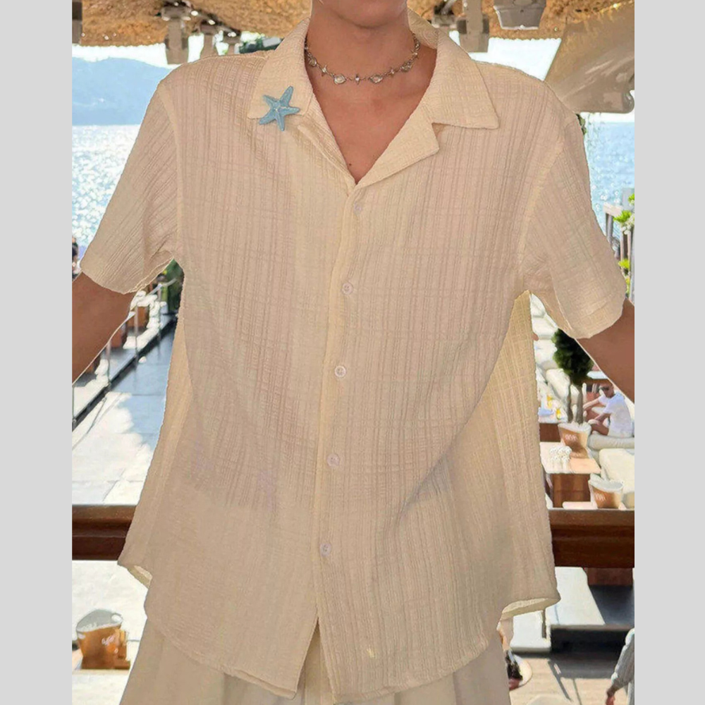 Men's Plus Size Lightweight Textured Short-Sleeve Shirt with Starfish Brooch