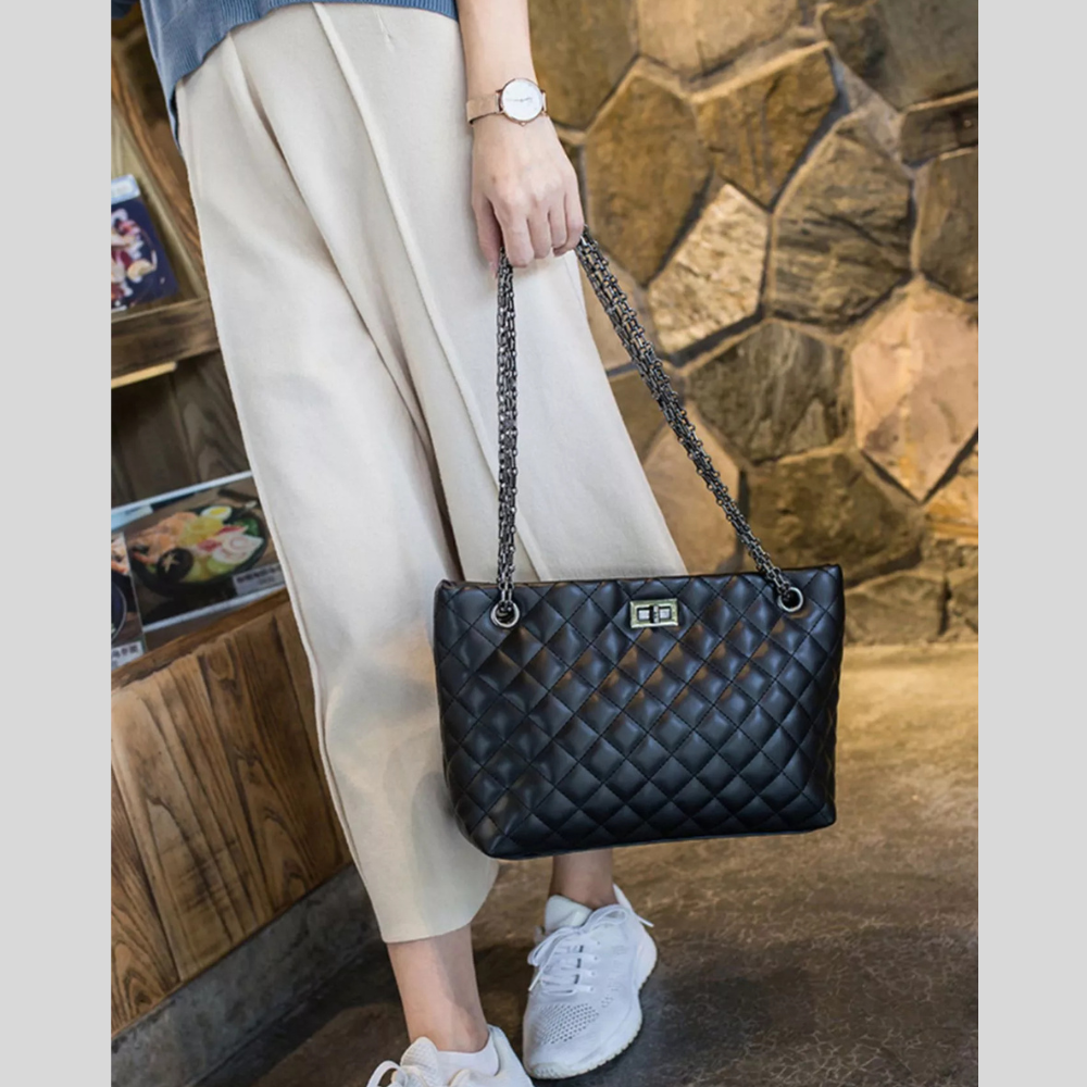 Quilted Chain Crossbody Bag