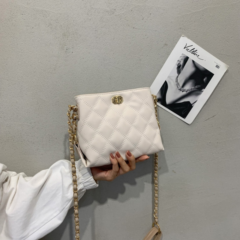 Quilted Chain Strap Crossbody Bag