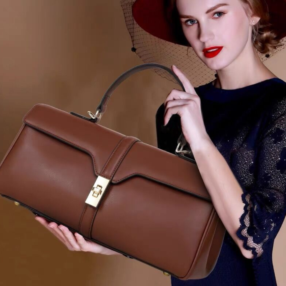 Women's Solid Color Fashion Large Capacity Cowhide Messenger Bag